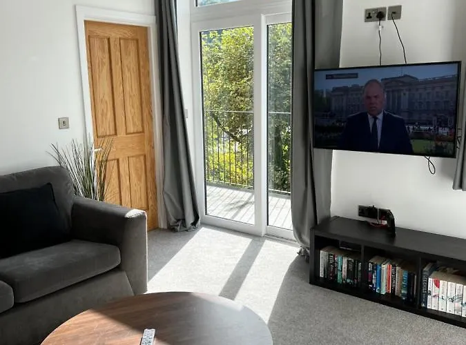 Beautiful 2 Bedroom With Patio And Amazing Views